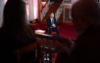 Ανδρουλάκης κατά Μητσοτάκη: Κάνει «μπίζνα» το στεγαστικό αδιέξοδο χιλιάδων Ελλήνων