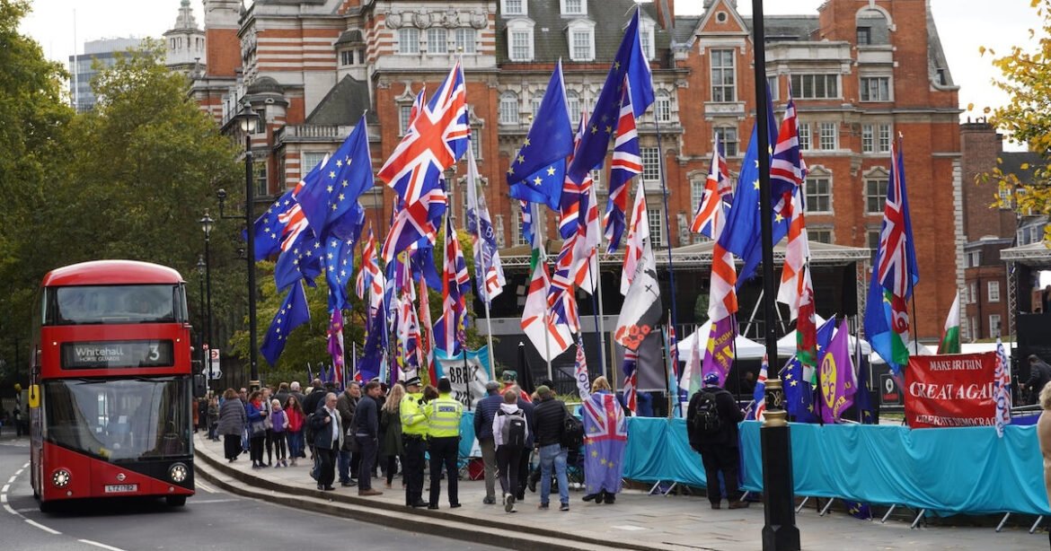 Brexit: Βρετανία και ΕΕ κάνουν νέο βήμα προσέγγισης με συμφωνία για τον άνθρακα
