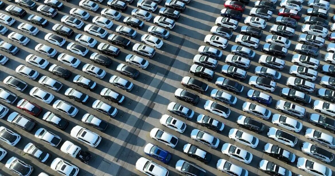 Έρχεται μείωση άνω του 50% στις εξαγωγές κινεζικών υβριδικών αυτοκινήτων προς την Ευρώπη
