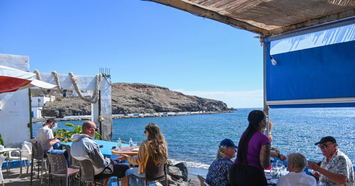 Έως και 91% υψηλότεροι μισθοί στα νησιά – Τι δείχνει έρευνα για τις αμοιβές ανά κλάδο