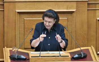 Αποσύρθηκε αφίσα συνεδρίου με τη σημαία της Βέρμαχτ στην Ακρόπολη – Η παρέμβαση Μενδώνη