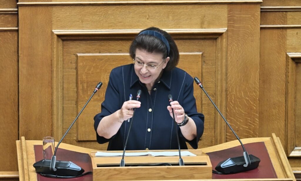Αποσύρθηκε αφίσα συνεδρίου με τη σημαία της Βέρμαχτ στην Ακρόπολη – Η παρέμβαση Μενδώνη