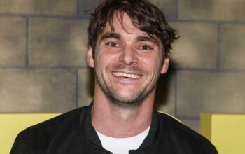 Breaking Bad: Πέθανε στα 34 του ο ηθοποιός RJ Mitte, που ενσάρκωσε τον Walter Junior