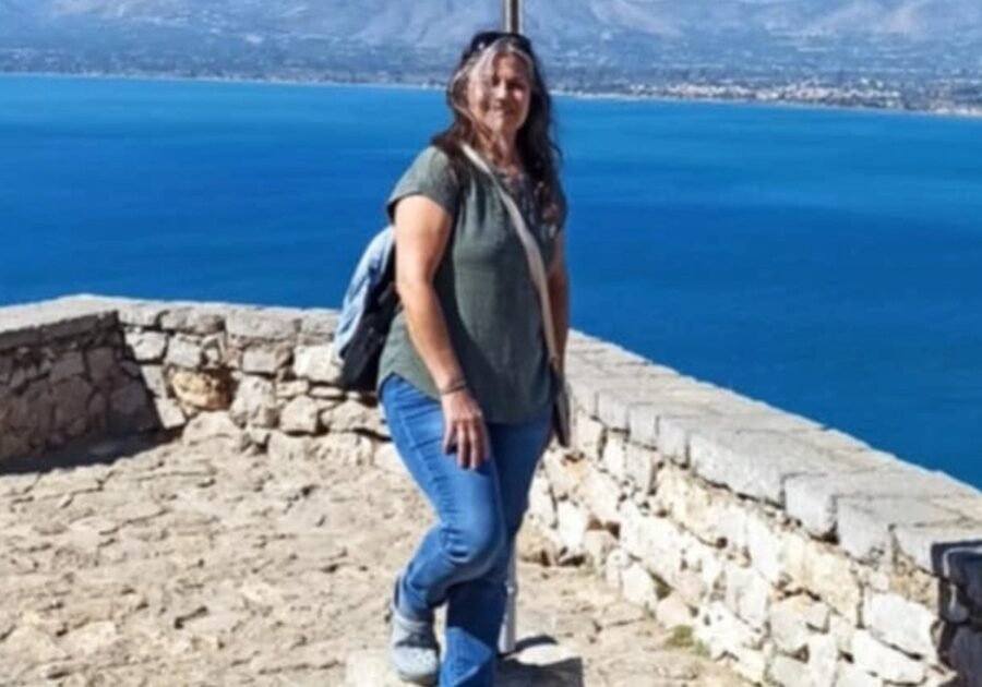 Υιοθετήθηκε το 1959 στις ΗΠΑ και βρήκε τη βιολογική της οικογένεια στην Ελλάδα έπειτα από 65 χρόνια