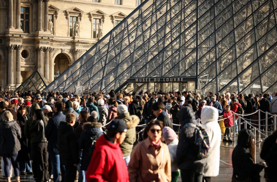 Καμπανάκι για το Λούβρο: «Αν δεν εκσυγχρονιστεί, θα αναγκαστεί να κλείσει»