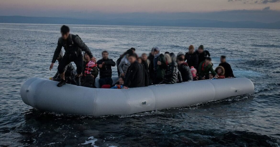«Στέρεψαν» τα κονδύλια της Frontex – «Πάγωσε» το πρόγραμμα επιστροφών μεταναστών