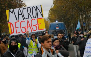 Γαλλία: Επιστρέφουν τα «Κίτρινα Γιλέκα» – Μαζικές κινητοποιήσεις κατά της ακρίβειας πριν από τις εκλογές