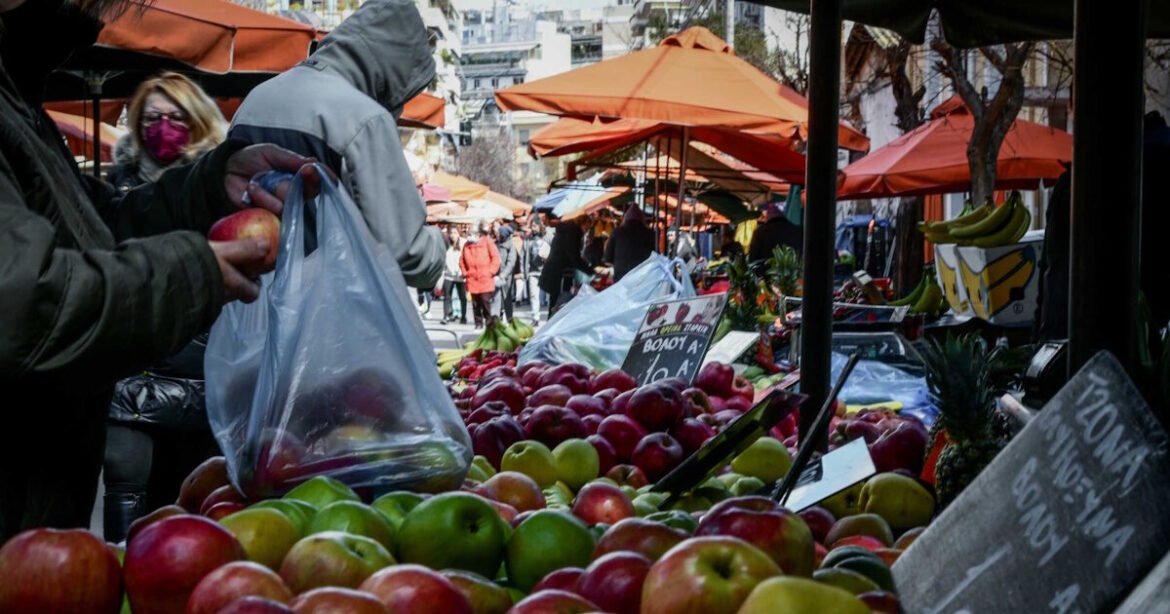 Λαϊκές αγορές: Κάθε έξι μήνες μπορεί να αλλάζει χέρια η ίδια θέση – Πενταετής η άδεια για τους χειροτέχνες