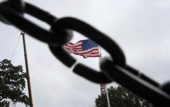 Axios: Οι σύμμαχοι του Τραμπ συζητούν ανοιχτά την επιβολή στρατιωτικού νόμου στις ΗΠΑ