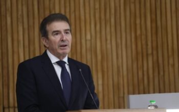 Τέλος στα παράνομα «υπνωτήρια» της Αθήνας: Πρόστιμα έως 10.000 ευρώ και σφράγιση διαμερισμάτων