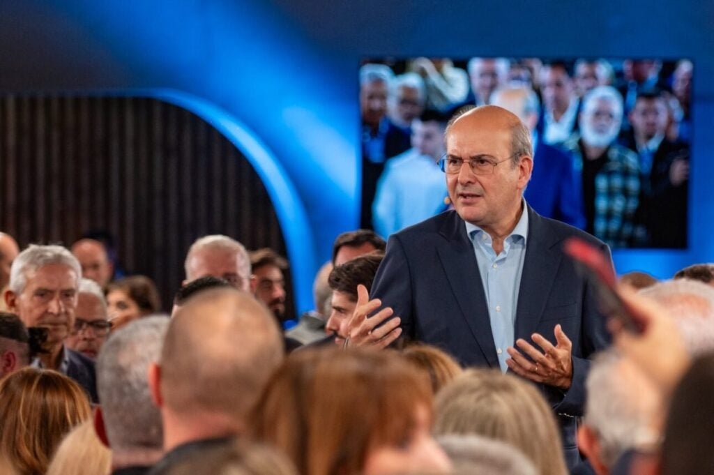 Χατζηδάκης στην ΟΝΝΕΔ: Να πάρουμε στην πλάτη μας την επόμενη εκλογική μάχη