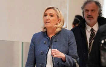 Μαρίν Λεπέν: «Η Γαλλία είναι όμηρος της βίας» – Σφοδρή επίθεση στον Μακρόν μετά τα επεισόδια