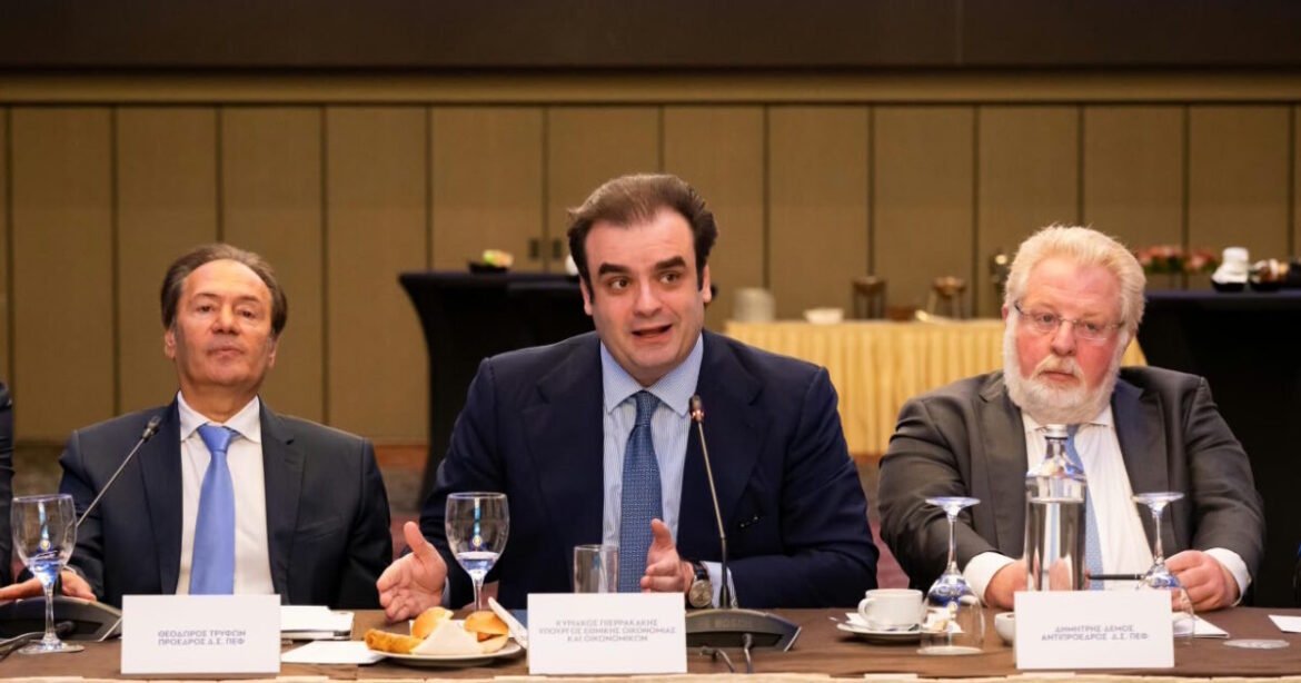 Πιερρακάκης προς φαρμακοβιομήχανους: Θέλουμε η Ελλάδα να γίνει σημαντικό κέντρο παραγωγής – Στήριξη από ΥΠΑΝ μέσω αναπτυξιακού νόμου