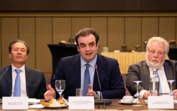 Πιερρακάκης προς φαρμακοβιομήχανους: Θέλουμε η Ελλάδα να γίνει σημαντικό κέντρο παραγωγής – Στήριξη από ΥΠΑΝ μέσω αναπτυξιακού νόμου