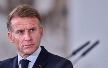 Ανάλυση Guardian: Απομονωμένος ο Μακρόν, δέχεται κριτική από όλες τις πλευρές του πολιτικού φάσματος