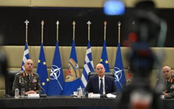 Ενοπλες Δυνάμεις: Αυξήσεις για τα στελέχη, εξοικονόμηση €530 εκατ. από νέες συγχωνεύσεις μονάδων – μη επανδρωμένα παντού