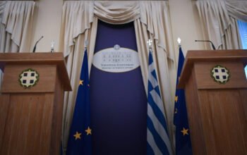 Αυστηρό μήνυμα της Αθήνας για το τουρκολιβυκό μνημόνιο: «Παράνομο, άκυρο και ανυπόστατο»