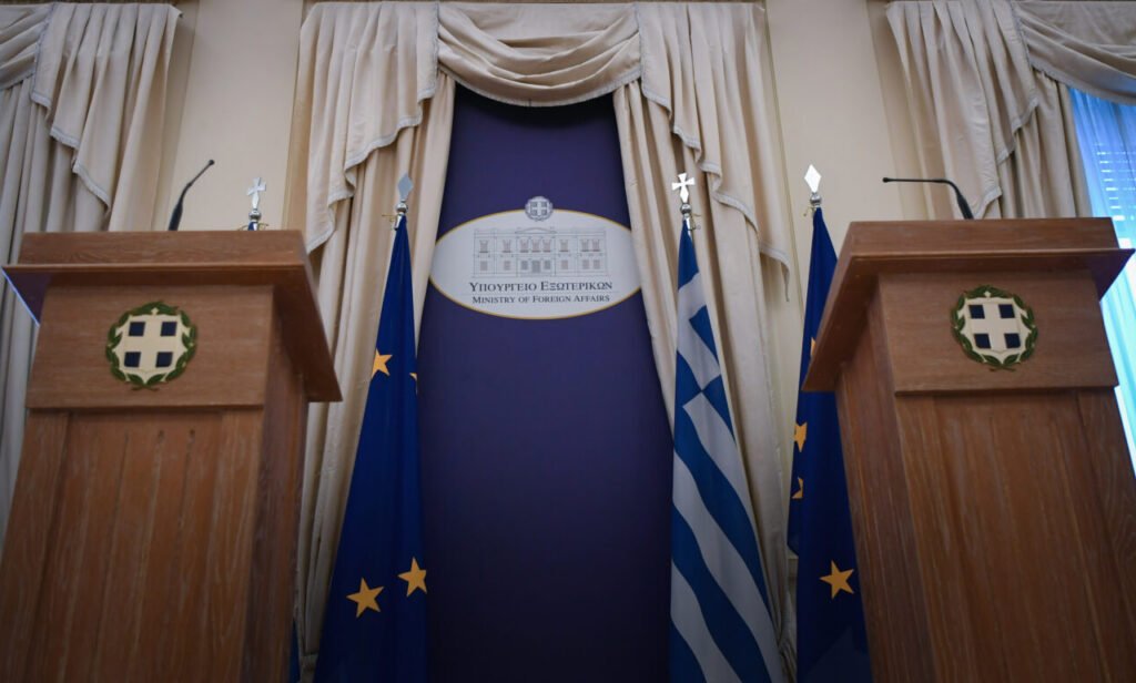 Αυστηρό μήνυμα της Αθήνας για το τουρκολιβυκό μνημόνιο: «Παράνομο, άκυρο και ανυπόστατο»