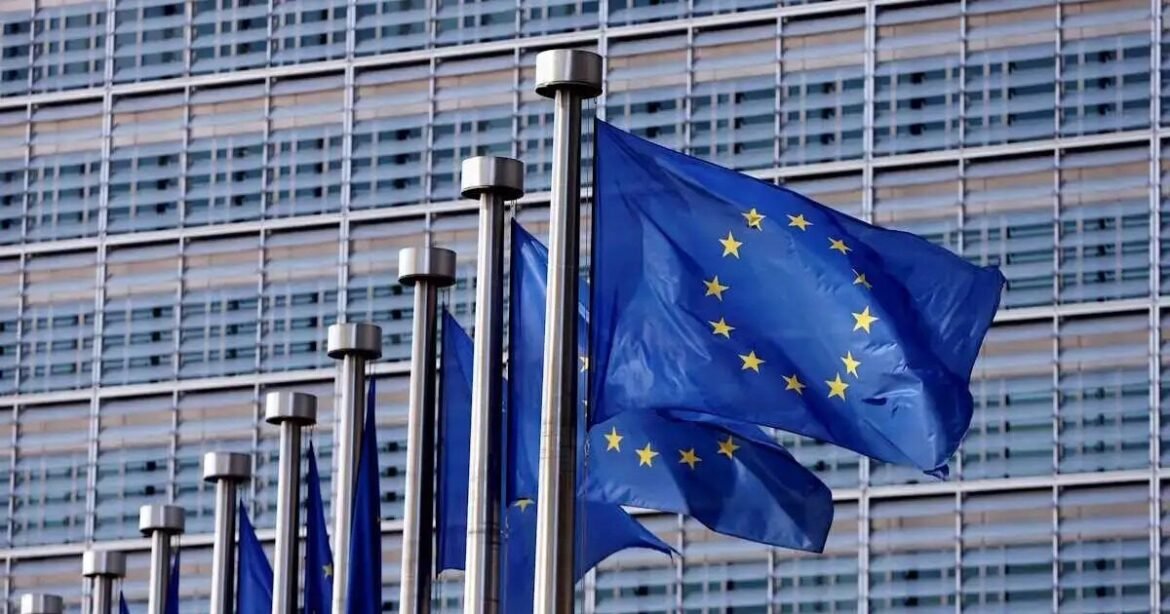 Scope Ratings: Κρίσιμο τεστ για την Ευρώπη οι εκλογές του 2027 – Οι προκλήσεις της Γαλλίας και η αναβάθμιση της Ελλάδας
