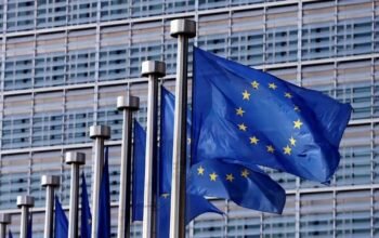 Scope Ratings: Κρίσιμο τεστ για την Ευρώπη οι εκλογές του 2027 – Οι προκλήσεις της Γαλλίας και η αναβάθμιση της Ελλάδας