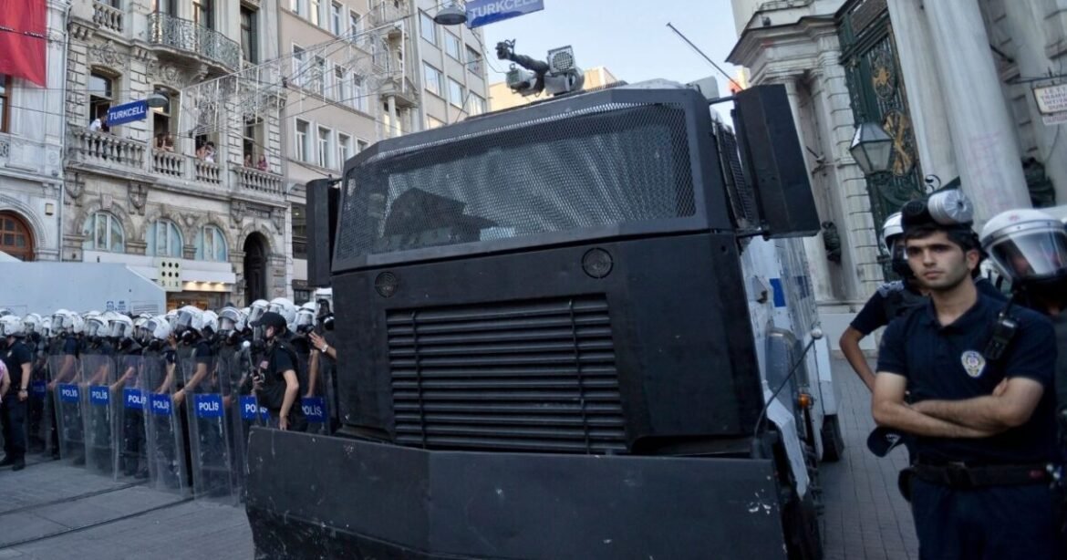 Ενωμένοι κατά των διαδηλωτών: Ο Ερντογάν στέλνει κανόνια νερού στον Ράμα